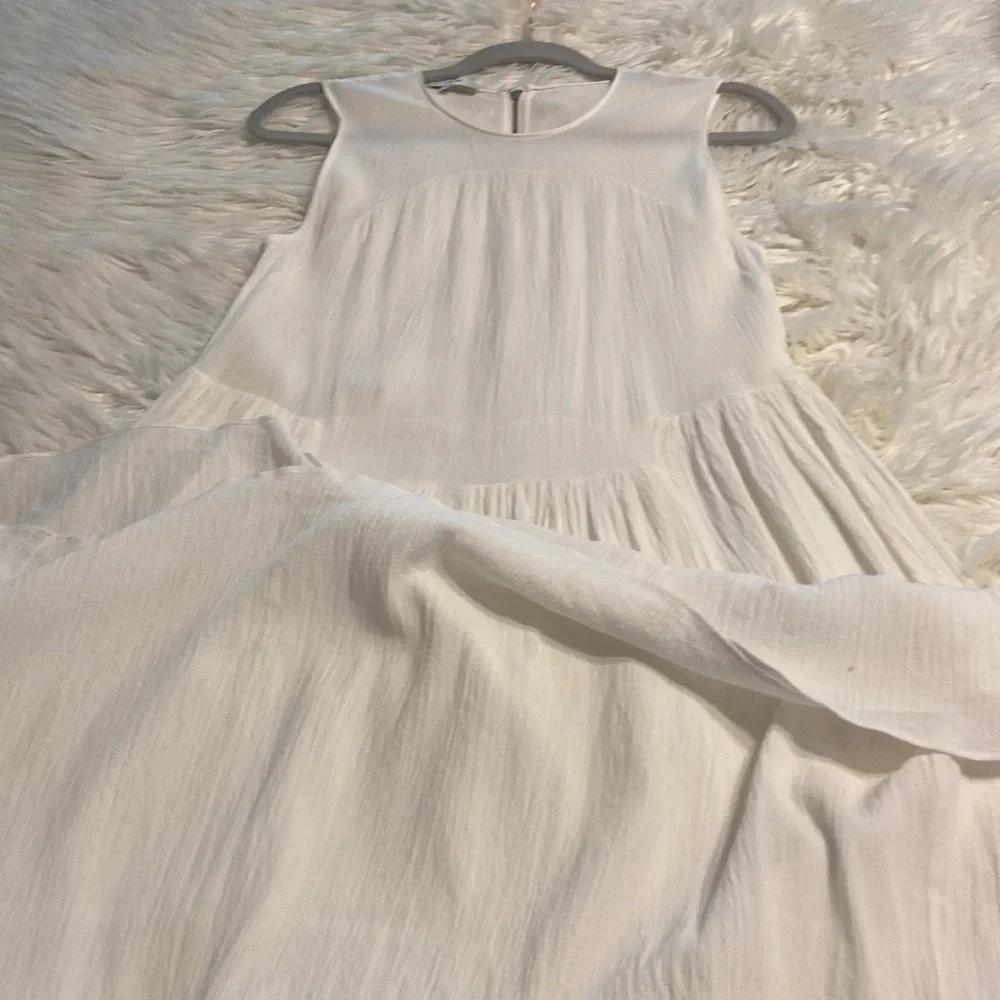 VINCE Dress Maxi size M white color length 50” bust 32” perfect for summer - Picture 14 of 16